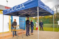 Wręczanie pucharów przez Komendanta Powiatowego Policji w Kolnie