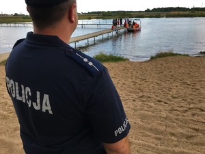 Dzielnicowy nad wodą