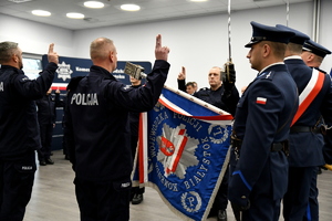 policjanci składający przysięgę