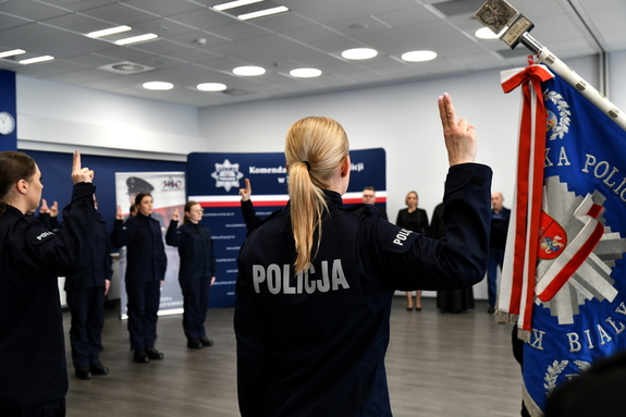 Ślubowanie nowo przyjętych policjantów