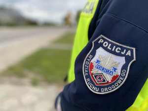 Policjant przy drodze