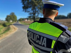 policjant na drodze