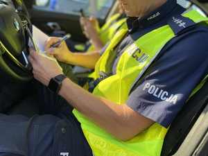 Policjanci w radiowozie