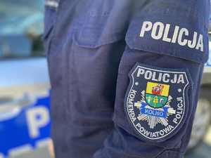 Policjant przy radiozowie