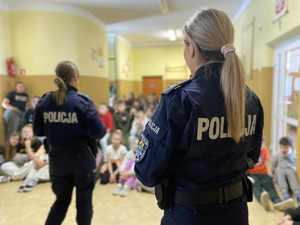 Policjantki na spotkaniu w szkole