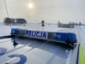 dach oznakowanego radiowozu