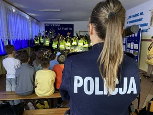 Policjantka na spotkaniu z dziećmi  w szkole